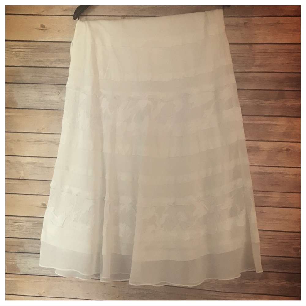 NWT WHITE HOUSE BLACK MARKET WHITE LACE MAXI SKIRT